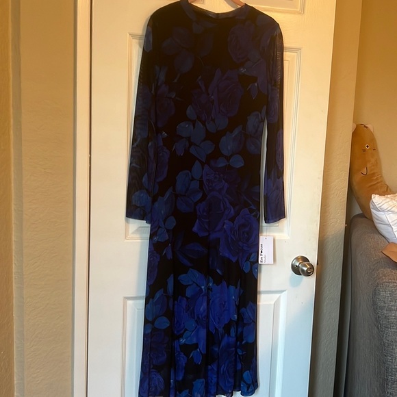 Floral dress in Blue! - Picture 3 of 6